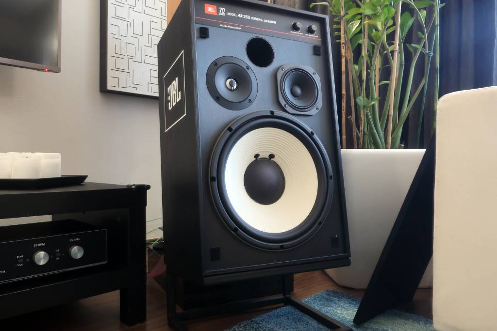 JBL 4312SE HiFi Voice recenze audiovideo techniky a chytrého bydlení