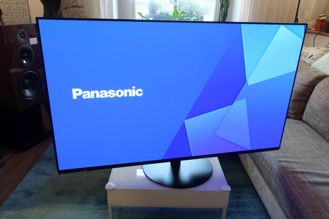 2022 01 31 TST Panasonic TX 55JZ980E 2