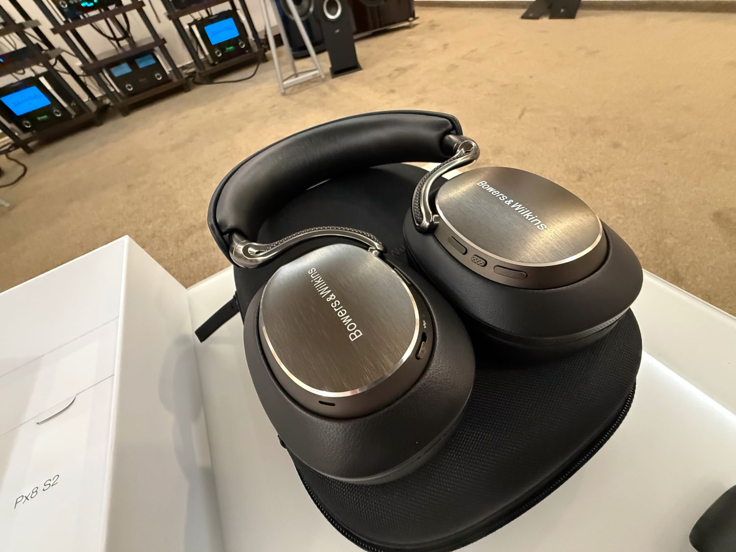 2025 09 30 TST Bowers Wilkins Px8 S2 14